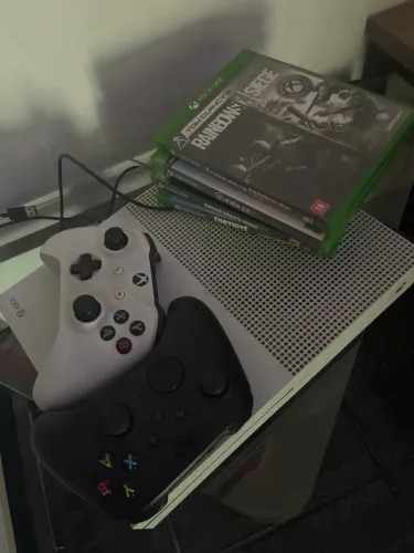 Xbox one s 1tb 2 controles