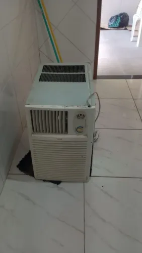 Vendo ar condicionado antigo.