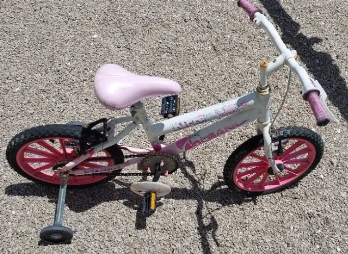 bike bicicleta infantil usada aro16  50 reais