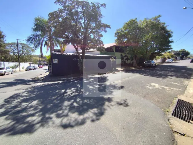 Casa com 3 quartos venda e locação- Vila Bourbon (Sousas) - Campinas/SP