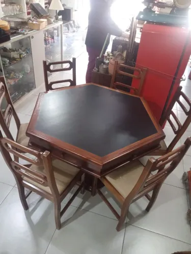 Mesa de Jogos Hexagonal Vintage - Marcenaria de Alta Qualidade