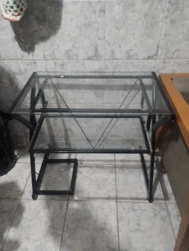 Mesinha de vidro para computador 
