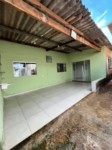 Alugo casa
