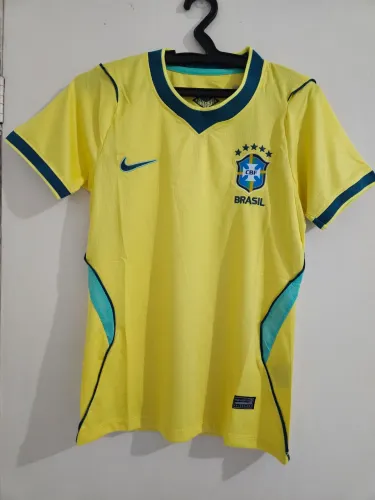 Camisa do Brasil feminina verde e amarela