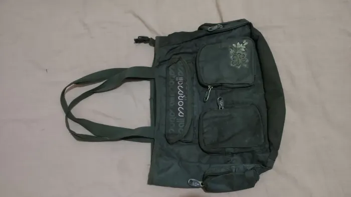 Bolsa Mormaii cinza com estampa floral