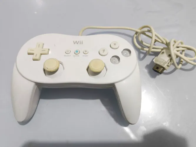 Controle original Nintendo Wii pro classic.