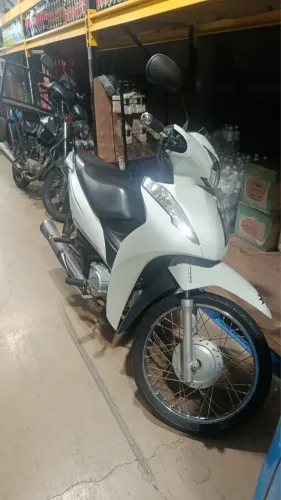 Vendo minha moto 