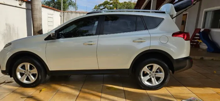 Toyota RAV4 2.0 4X4 16V Aut. 2014