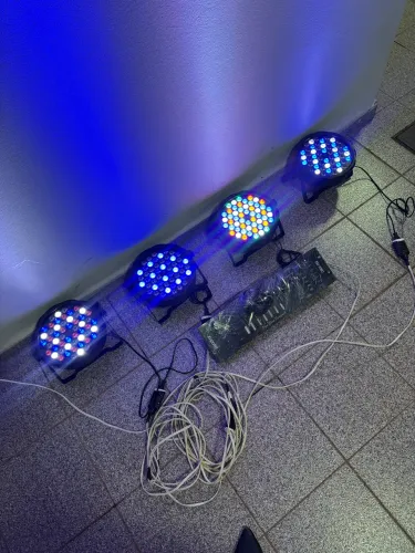 REFLETOR 54 LEDS RGBW + MESA DMX 192