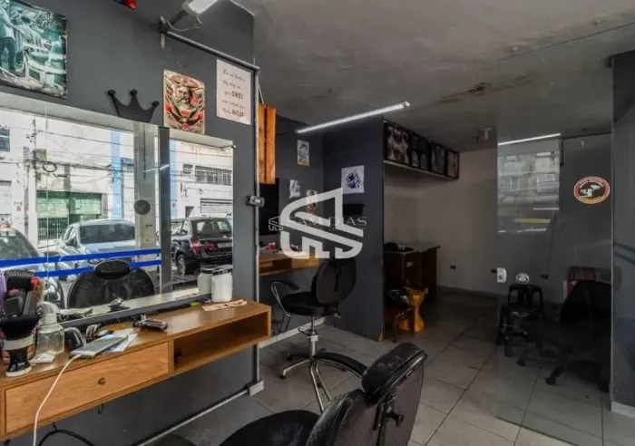 Bom Retiro  Galpão Comercial de Esquina 227 M² | 9 Vagas | Alto Fluxo e Visibilidade
