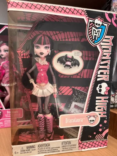Draculaura básica versão China/Europa - LEIA