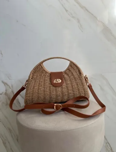 Bolsa meia lua caramelo