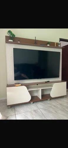 Tv 65 polegadas mais painel com 4 meses de uso