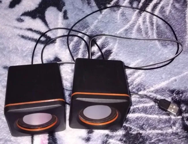 Caixas de som USB em ótimo estado