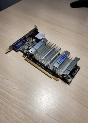 AMD Radeon R5 450 2GB