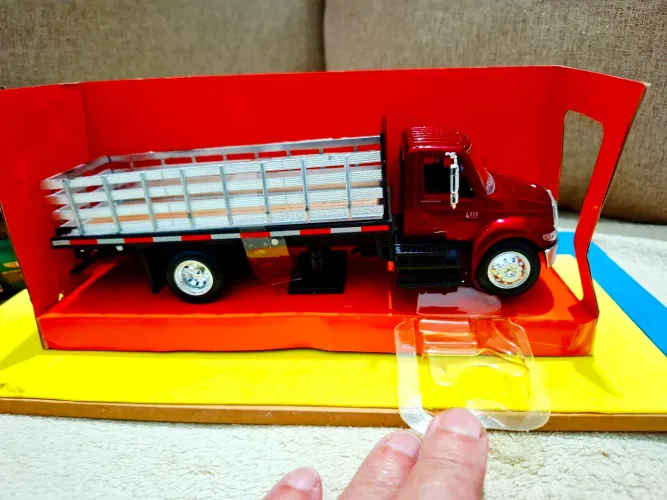 Miniatura Caminhão International 1:43