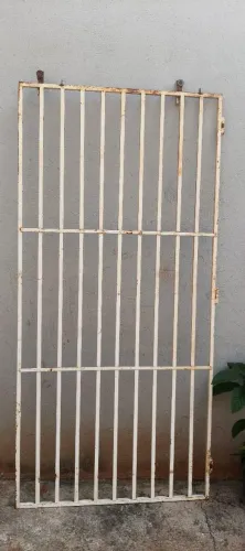 ?VENDO GRADE PARA PORTA OU PORTÃO