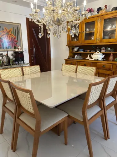 Mesa de jantar quadrada 8 lugares