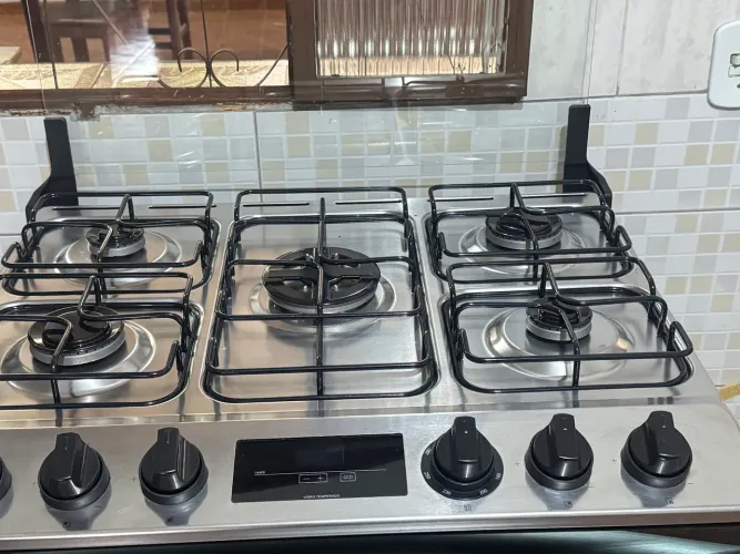 Fogão 5 bocas Inox com Acendimento Automático - Excelente Estado