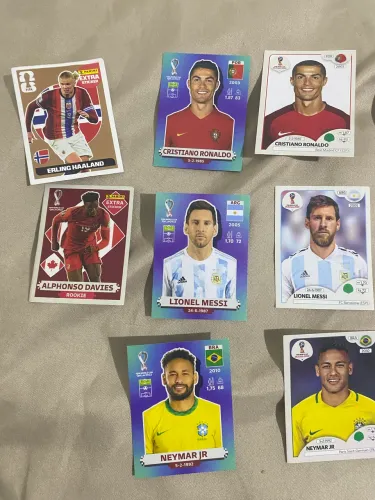 Vendo figurinhas e cards antigos