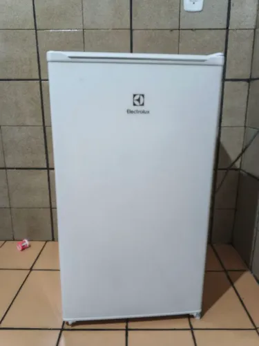 Frigobar Eletrolux 90l