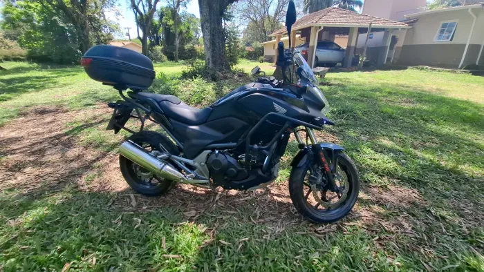 Moto econômica e em perfeito estado.