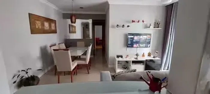 Vende-se apartamento em interlagos com 2 quartos, 2 banheiros e 1 vaga.
