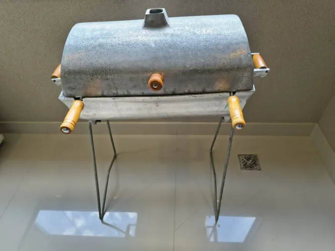 Churrasqueira portátil metal