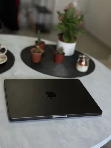 MacBook M4 PRO