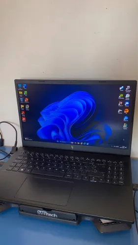 Notebook gamer RTX 3050 super conservado