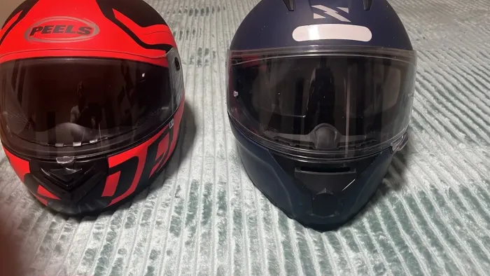 Vendo esses 2 capacetes norisk é um Peels spike 