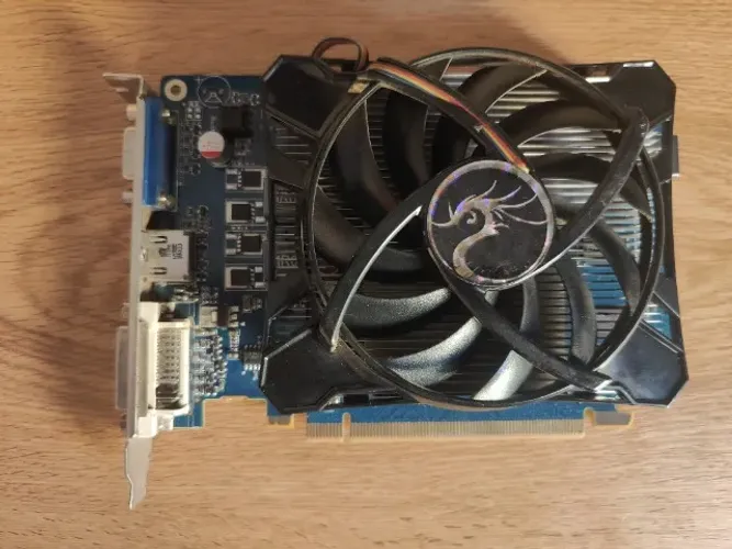 Placa de vídeo Geforce 9600GT Zogis 1gb Gddr3 256bit e Geforce FX 5200EP 128mb