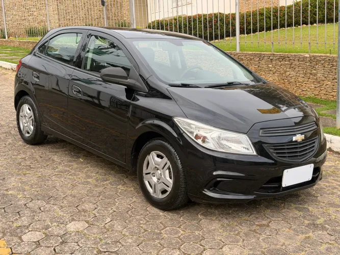 Chevrolet Onix JOY Hatch 1.0 8V Flex Mec. 4P 2017