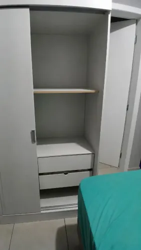 Vendo guarda roupa usado