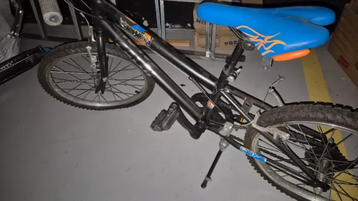 Bicicleta Caloi infantil com 7 marchas mais patinete