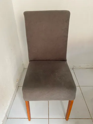 MESA COM 4 CADEIRAS 