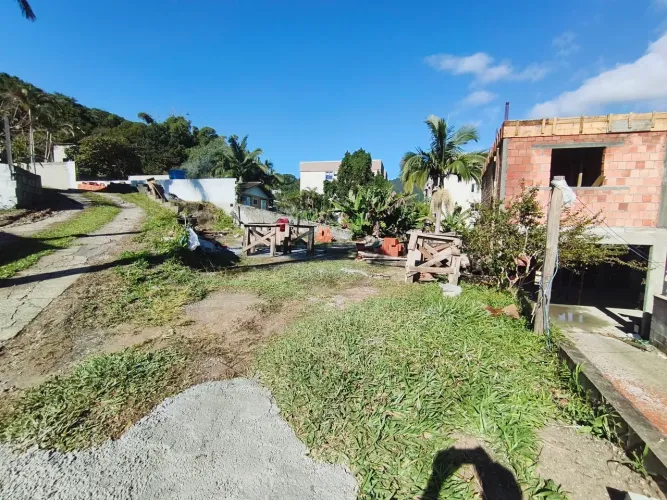 Vende se terreno