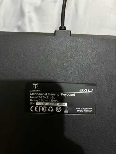 Teclado mecânico t-dager bali cok switch yellow.