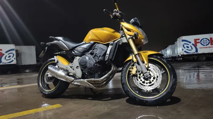 Hornet impecável 