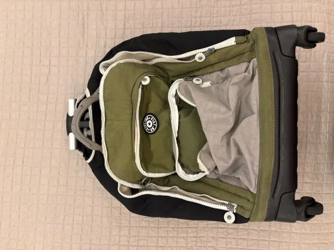 Mochila kipling rodinha/costas