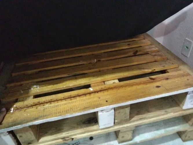 8 Pallets de madeira semi novos 
