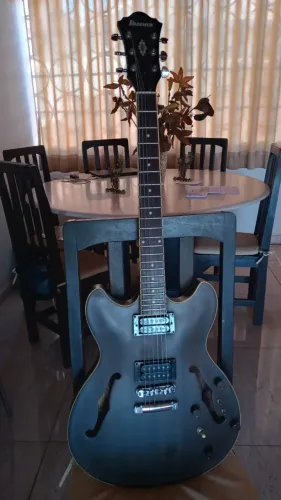 Guitarra elétrica Ibanez AS Artcore AS53 Semi Acústica  (Vai com Capa Forrada)