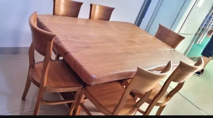 Mesa em madeira