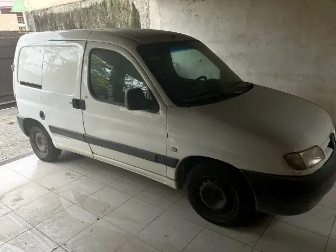 Peugeot Partner Furgão 1.6 16v/ 1.6 16V Flex 3P 2008