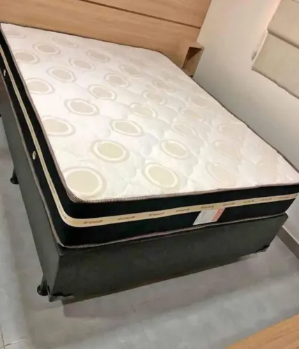 Cama box casal confortável e nova