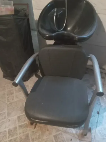 Vendo lavatório usado .