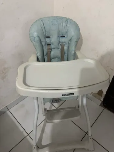 Cadeirinha de alimentação