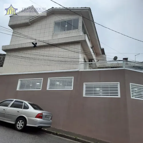 Casa Sobrado a venda 3 dormitórios/ 3 vagas em Vila Liviero - São Paulo