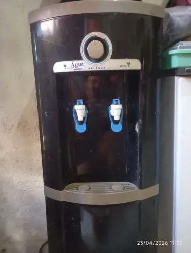 Gelágua pra colocar o gás 