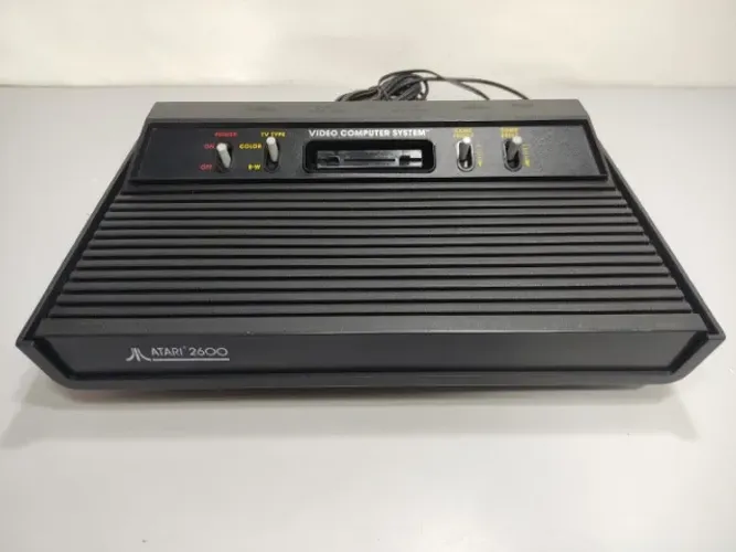 Somente O Console - Vídeo Game Atari 2600 Darth Vader Tut Preto (Usado)